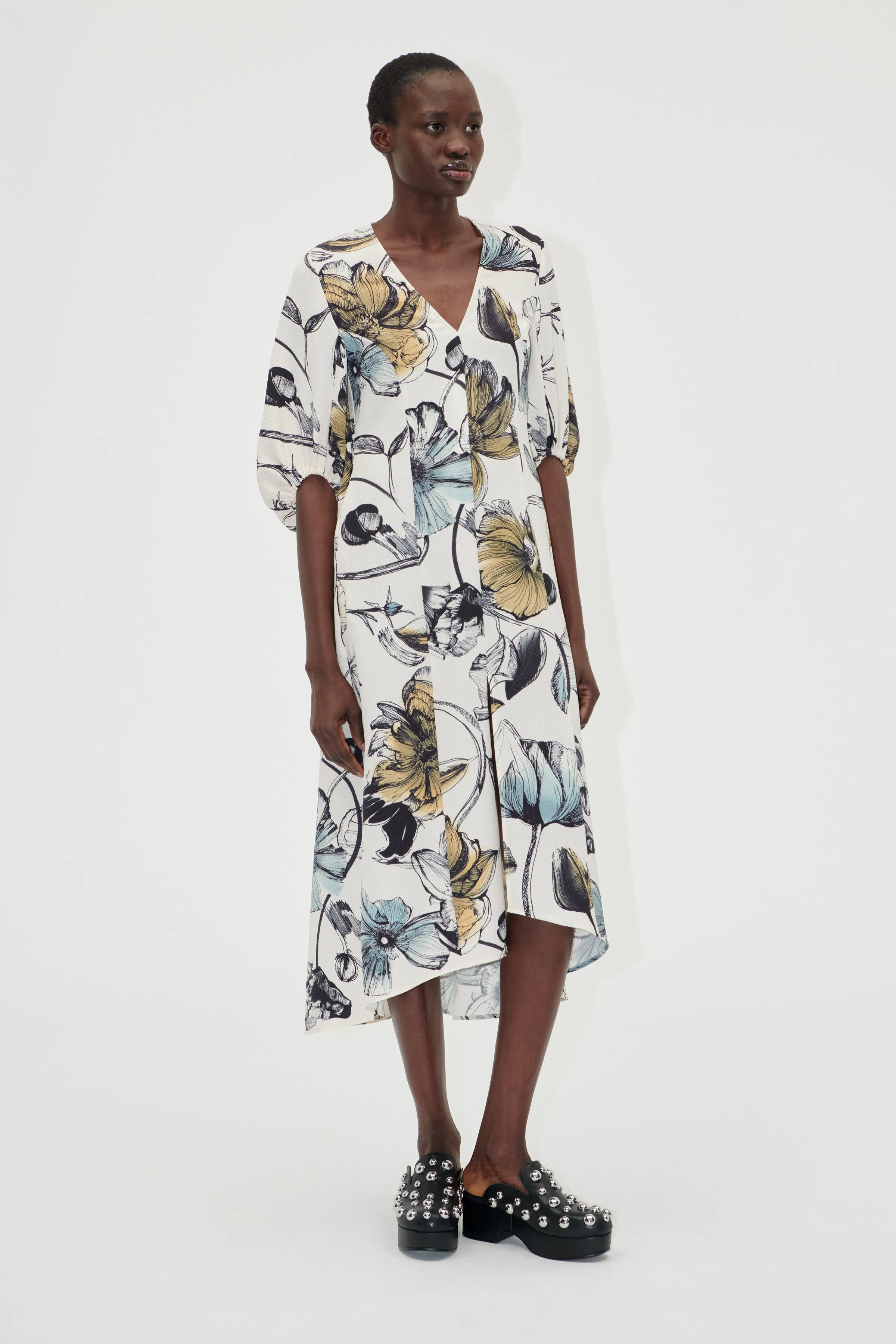Three-Quarter Sleeve Midi Dress - Fine Line Poppies